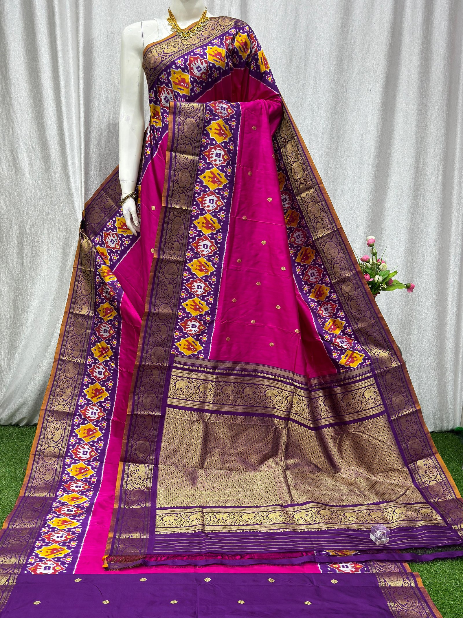 Kanchi Border Ikat - PASKN08-KBRPIBECD-01