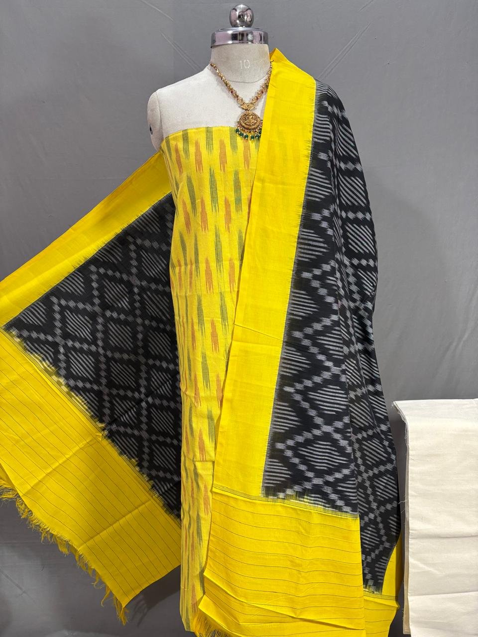 Salwar Set - PSSIY23-CS3PDIEDC-02